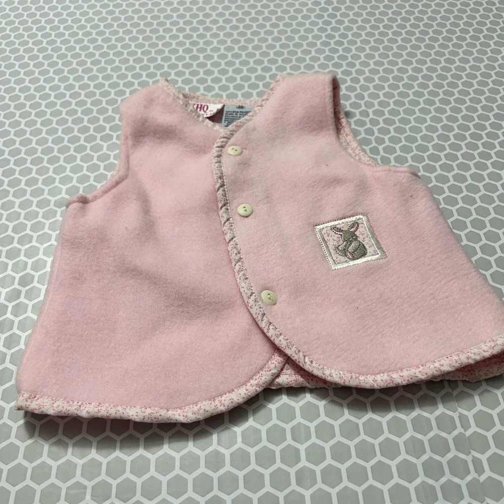 KHQ 3 Piece Pink White Vest,Top & Pants with Ruffles and A Bear Theme  Size 24 M